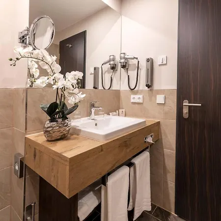 Western Plaza Kurfürstendamm 4*